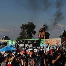 Segundo aniversario del 18-0: manifestantes comienzan a congregarse en Plaza Italia en jornada marcada por focos de protesta en Santiago y regiones