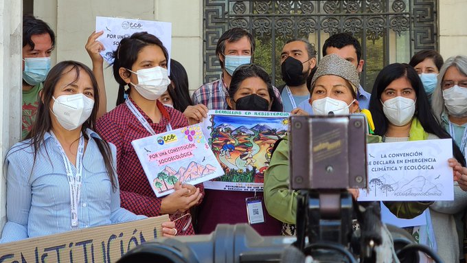 Nueva Constitución bajo estado de emergencia climática: estudio identifica las voces constituyentes más presentes en el debate ambiental Nueva Constitución bajo estado de emergencia climática: estudio identifica las voces constituyentes más presentes en el debate ambiental