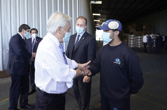 Presidente evita los “Piñera Papers” y opta por mandar duro mensaje a los candidatos: “Algunos están dispuestos a destruir nuestro país con tal de ganar un voto” Presidente evita los “Piñera Papers” y opta por mandar duro mensaje a los candidatos: “Algunos están dispuestos a destruir nuestro país con tal de ganar un voto”