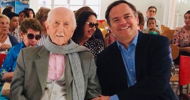 Adiós a un histórico de la DC: a los 104 años falleció Renan Fuentealba, uno de los firmantes de la “Carta de los 13” Adiós a un histórico de la DC: a los 104 años falleció Renan Fuentealba, uno de los firmantes de la “Carta de los 13”