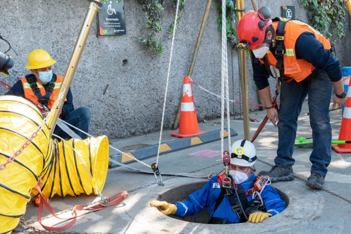 Aguas Andinas concluye obras preventivas en Acueducto El Carmen que dejó sin servicio a cinco comunas Aguas Andinas concluye obras preventivas en Acueducto El Carmen que dejó sin servicio a cinco comunas