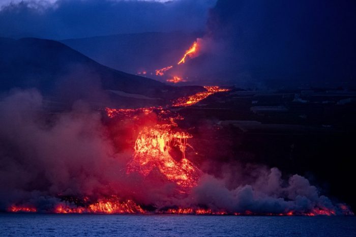 La emergencia volcánica en La Palma y sus similitudes con macizos chilenos La emergencia volcánica en La Palma y sus similitudes con macizos chilenos