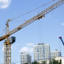 Ingreso de nuevas obras de construcción aumenta un 44% mensual tras repunte en regiones