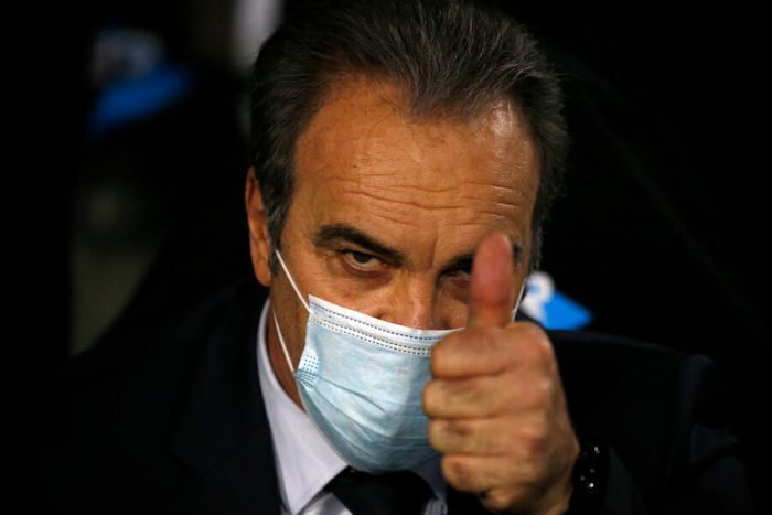 Lasarte defiende a Alexis a horas de afrontar un difícil partido con Paraguay Lasarte defiende a Alexis a horas de afrontar un difícil partido con Paraguay