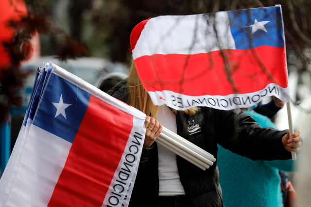 La FIFA multa a Chile por el comportamiento discriminatorio de sus hinchas La FIFA multa a Chile por el comportamiento discriminatorio de sus hinchas