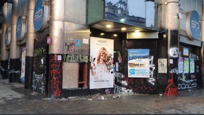 Trabajadoras de farmacia en Alameda con San Isidro saqueada cuatro veces denuncian que empresa las expone a la delincuencia Trabajadoras de farmacia en Alameda con San Isidro saqueada cuatro veces denuncian que empresa las expone a la delincuencia