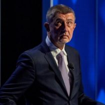 República Checa vota por el cambio y aleja del poder al magnate Andrej Babis, señalado en los Pandora Papers