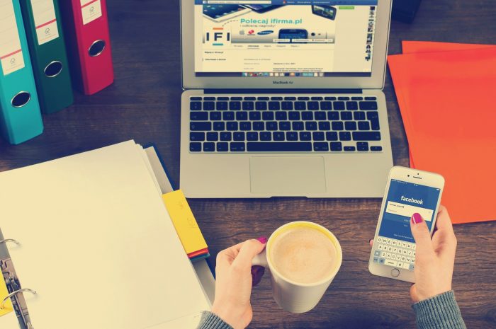 Redes sociales en el trabajo: ¿Prohibir o permitir su uso? Redes sociales en el trabajo: ¿Prohibir o permitir su uso?