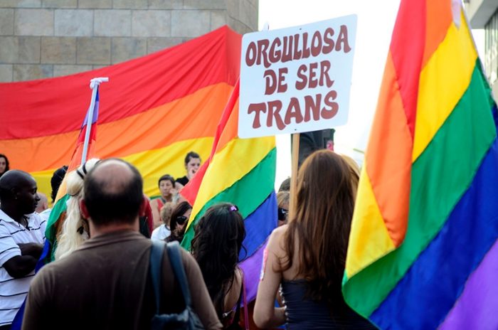 Estudio de U. de Chile revela discriminaciones y violencias que sufren migrantes refugiadas trans