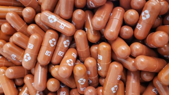 Molnupiravir: Reino Unido se convierte en el primer país en aprobar un antiviral oral para tratar la covid-19 Molnupiravir: Reino Unido se convierte en el primer país en aprobar un antiviral oral para tratar la covid-19