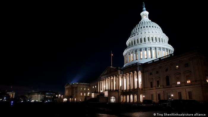Congreso EE.UU. aprueba megaplan de Biden por US$1,2 billones Congreso EE.UU. aprueba megaplan de Biden por US$1,2 billones