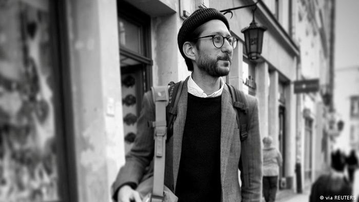 Periodista estadounidense detenido en Birmania es condenado a 11 años de cárcel Periodista estadounidense detenido en Birmania es condenado a 11 años de cárcel