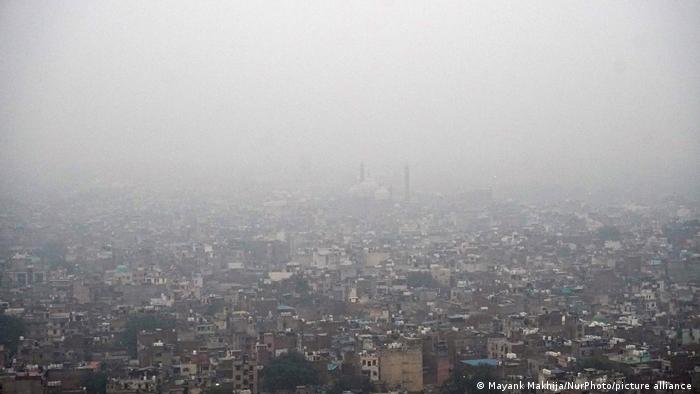 Escuelas de Nueva Delhi cierran por contaminación del aire
