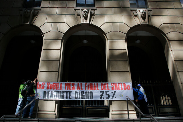 Mesa del Sector Público inicia escalada de movilizaciones por reajuste 2022: «Este Gobierno nos quitó beneficios que habíamos ganado en otras luchas» Mesa del Sector Público inicia escalada de movilizaciones por reajuste 2022: