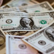 Dólar sobrepasa los $840 pesos y alcanza su máximo precio desde abril del 2020