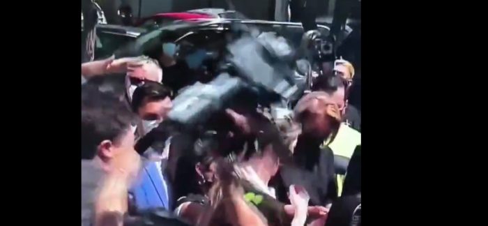 Detienen a camarógrafo de CQC tras agredir a miembro del equipo de ME-O Detienen a camarógrafo de CQC tras agredir a miembro del equipo de ME-O