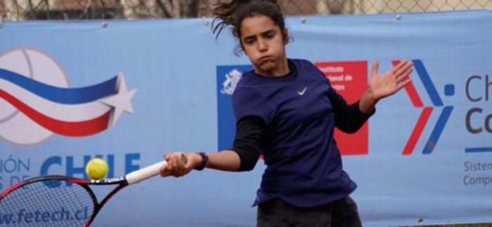 Antonia Vergara, la joven de 14 años que irrumpe en la escena del tenis femenino nacional