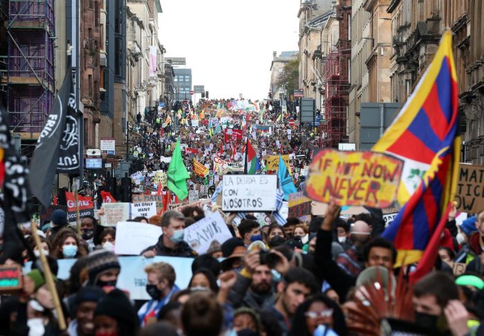 Los jóvenes rugen en Glasgow contra el “bla bla bla” de la COP26