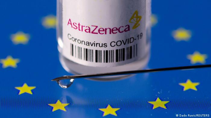 Tercera dosis de vacuna de AstraZeneca es efectiva contra ómicron
