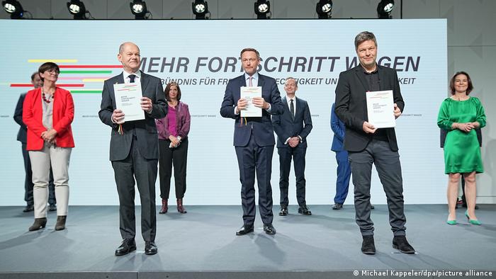 Alemania: partidos oficializan coalición que reemplazará al gobierno de Merkel