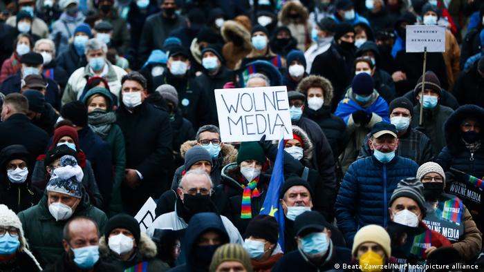 Dos millones de polacos piden al presidente que vete la ley de medios