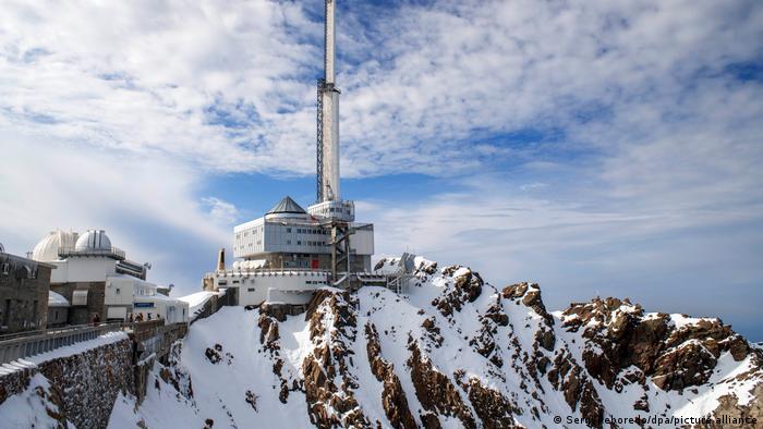 Estudio encuentra microplásticos hasta en el aire «limpio» desde el Everest hasta los Pirineos Estudio encuentra microplásticos hasta en el aire