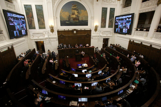 «Defensa» de los ahorros previsionales y libertad religiosa: las dos nuevas iniciativas populares que superan las 15 mil firmas