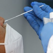 Grupo de falsificadores vendía PCR falso a migrantes irregulares a $120 mil en terminal de Iquique