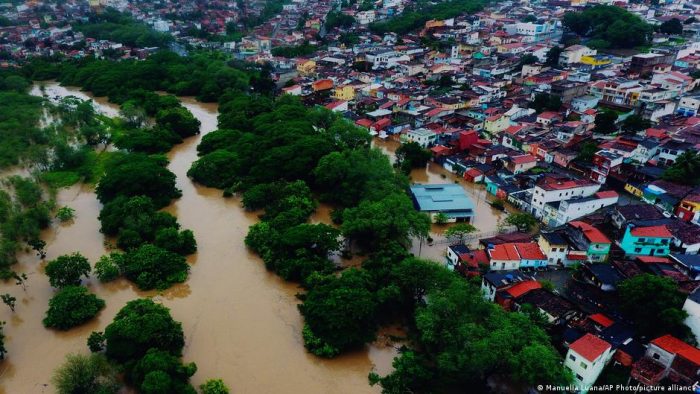 Lluvias en Brasil dejan más de 400 mil personas afectadas