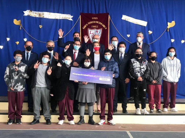 Conectarán a más de un millón doscientos mil estudiantes a Internet de alta velocidad de todo Chile Conectarán a más de un millón doscientos mil estudiantes a Internet de alta velocidad de todo Chile