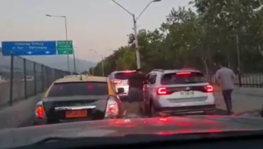 Taxista agredió a conductor ebrio que intentó escapar tras protagonizar choques Taxista agredió a conductor ebrio que intentó escapar tras protagonizar choques