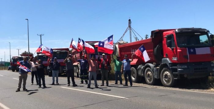 Con camioneros y huasos, candidato de la derecha José Antonio Kast se despliega en La Araucanía