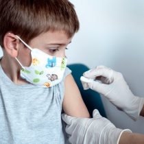 Cinco razones que apoyan la vacunación infantil contra la covid-19