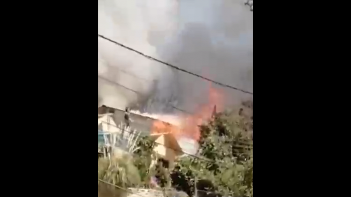 Gigantesco incendio forestal en San José de Maipo obliga a evacuar sanatorio mental
