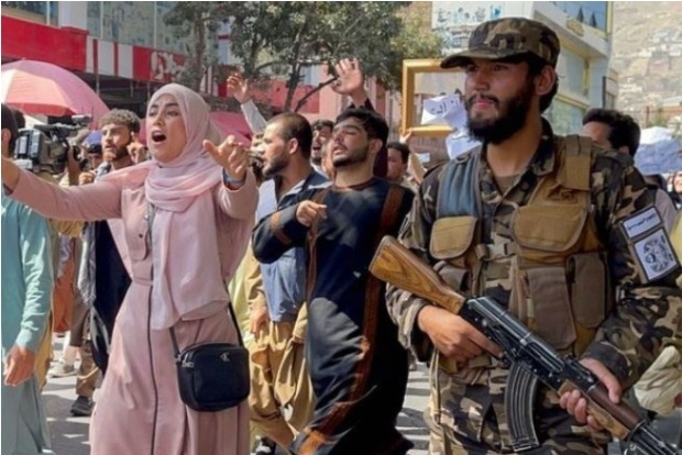 Expertas en DD.HH de la ONU denuncian que los talibanes están excluyendo a las mujeres de la vida pública
