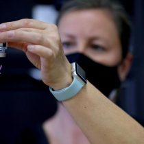 Moderna espera lanzar vacuna conjunta contra gripe y covid-19 en 2023