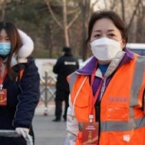 Beijing reporta cinco casos de contagio local de COVID-19 y añade dos áreas de riesgo medio