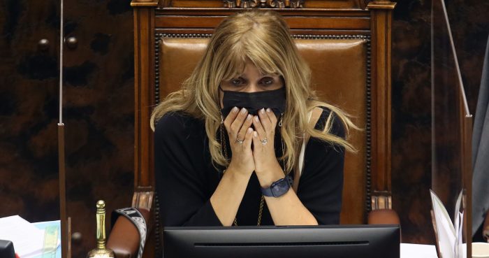 «Cómo va a sufrir el próximo gobierno y yo voy a tomar palco»: la frase de Ximena Rincón que captó un micrófono abierto y sus explicaciones posteriores