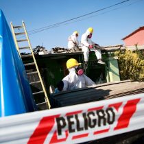 Municipalidad gestiona retiro de asbesto e instalación de colectores solares en más de 30 casas de la comuna