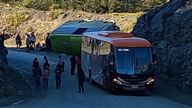 29 personas heridas y cuatro en estado de extrema gravedad tras volcamiento de bus en Torres del Paine