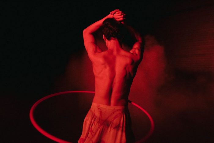 Coreógrafa Javiera Peón-Veiga vuelve con obra «HAMMAM» a Centro NAVE: ”Las fronteras entre cuerpos son borrosas, indeterminables y porosas” Coreógrafa Javiera Peón-Veiga vuelve con obra «HAMMAM» a Centro NAVE: ”Las fronteras entre cuerpos son borrosas, indeterminables y porosas”
