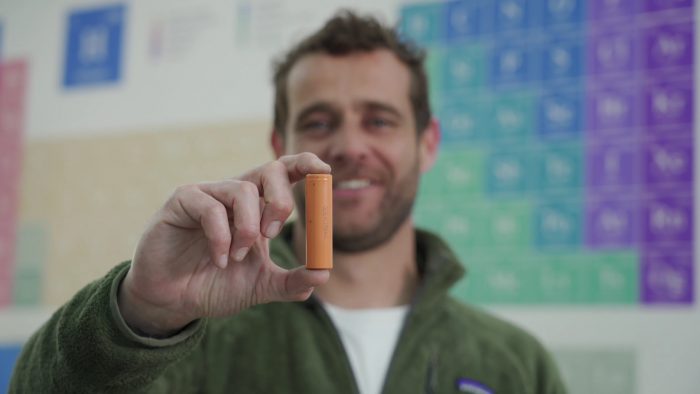 Laboratorio nacional crea la primera tecnología en el mundo que convierte el neumático en batería