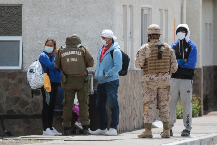 Fiscalizan bus con 58 inmigrantes con situación irregular en Antofagasta Fiscalizan bus con 58 inmigrantes con situación irregular en Antofagasta