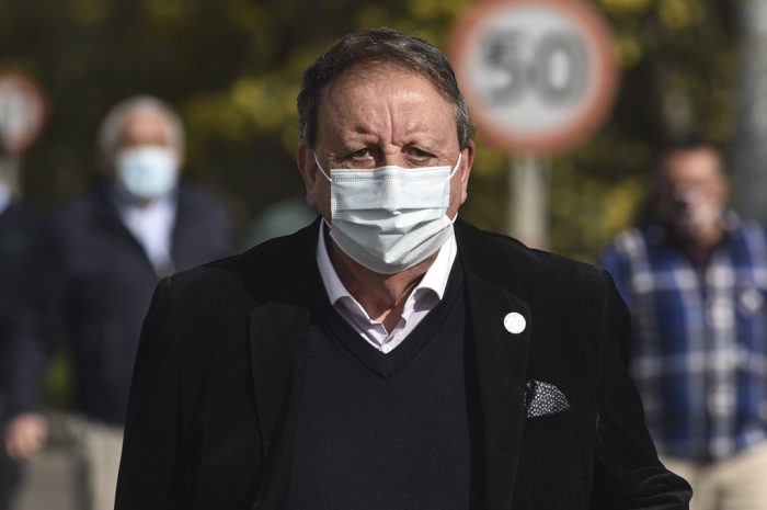 Presidente del gremio camionero Sergio Pérez presentó querella contra Juan Araya por acusar al Gobierno de solicitar paro de la CNTC en 2020 Presidente del gremio camionero Sergio Pérez presentó querella contra Juan Araya por acusar al Gobierno de solicitar paro de la CNTC en 2020