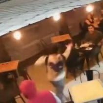 Cámara de seguridad captó momento exacto cuando asaltantes irrumpieron en pub de Quinta Normal