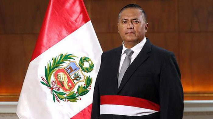 Colegio Médico del Perú exige renuncia inmediata del nuevo ministro de Salud por promocionar 