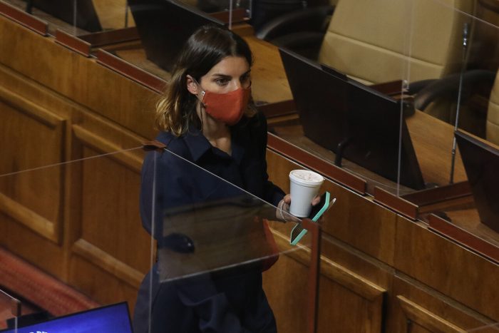 Tenso intercambio en el Congreso: Maite Orsini discutió con Gonzalo de la Carrera en vísperas al cambio de mando Tenso intercambio en el Congreso: Maite Orsini discutió con Gonzalo de la Carrera en vísperas al cambio de mando