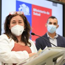 Ministra Yarza aseguró que compra de vacunas seguirá su proceso 