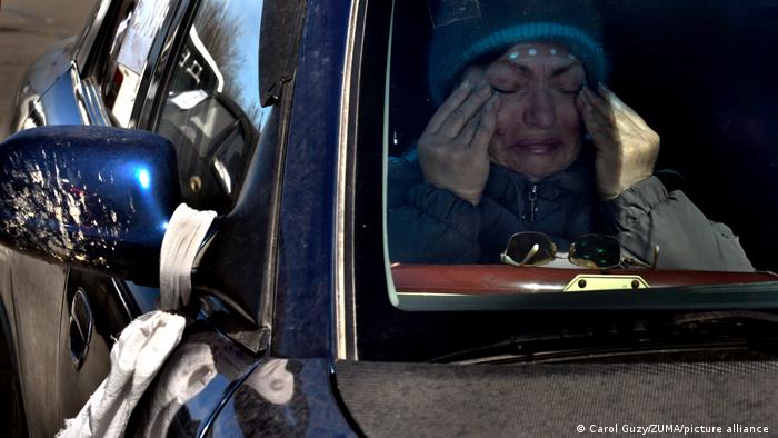 Ucrania reanuda evacuaciones tras pausa por las 