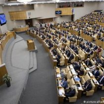 Diputados rusos adoptan texto que castiga con prisión las 